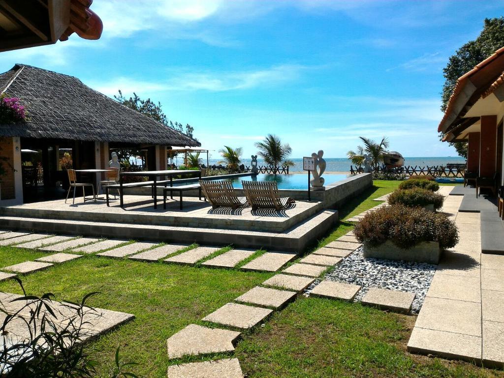 Jepara Marina Beach Bungalows Exterior foto