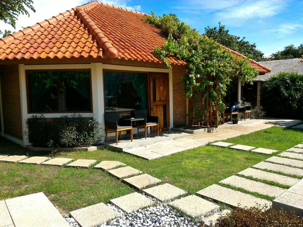 Jepara Marina Beach Bungalows Exterior foto